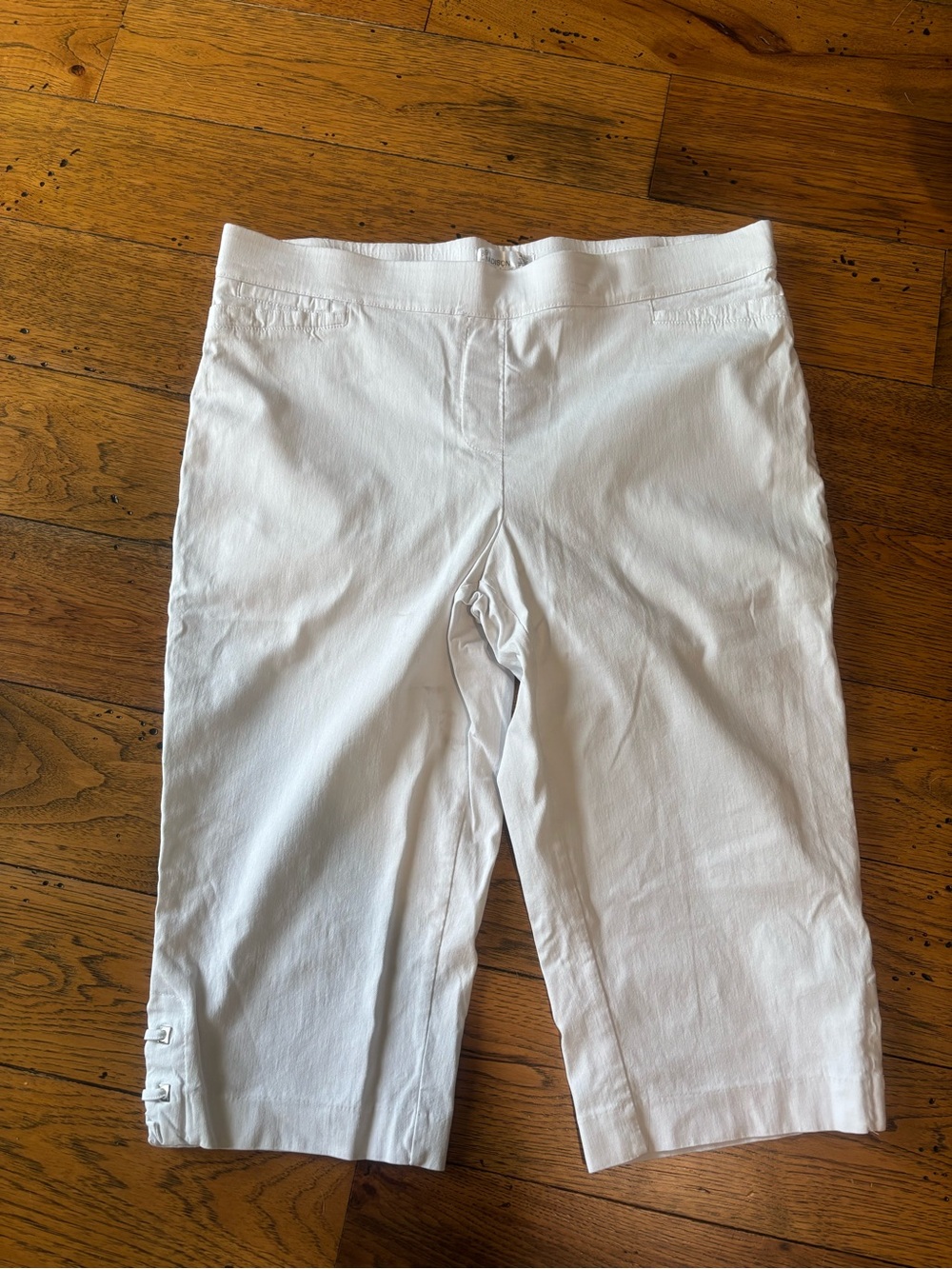 89th + Madison Women’s White Stretch Pull On Cropped Pants w/ Lace Up Detail XL